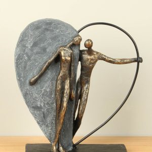 Beeld voor binnen – Bronskleurig – Polystone – Voor altijd in je hart – 31x28x8 cm