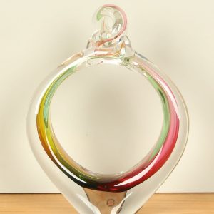 Glassculptuur – Multicolor – Glas – Glazen ring kleurrijk – 30x23x5 cm
