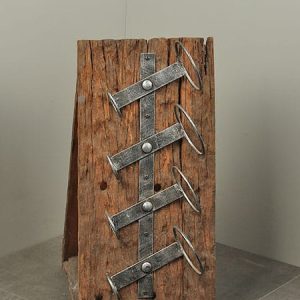 Houtdecoratie – Bruin – wijnrek maat S-triangel – 60x28x43 cm