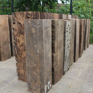Sokkel / Zuil – Bruin – Basralocus hardhout – Meerpaal – 70x30x30 cm
