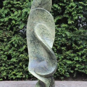 Tuinbeeld – Cheetah jade – Groen – Natuursteen – Fantasy – 72x22x19 cm