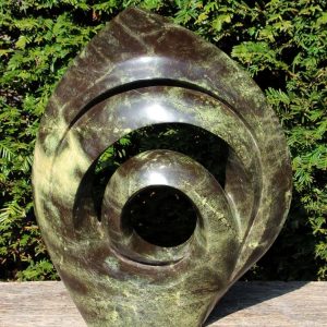Tuinbeeld – Cheetah jade – Groen – Natuursteen – Passionette – 41x34x10 cm