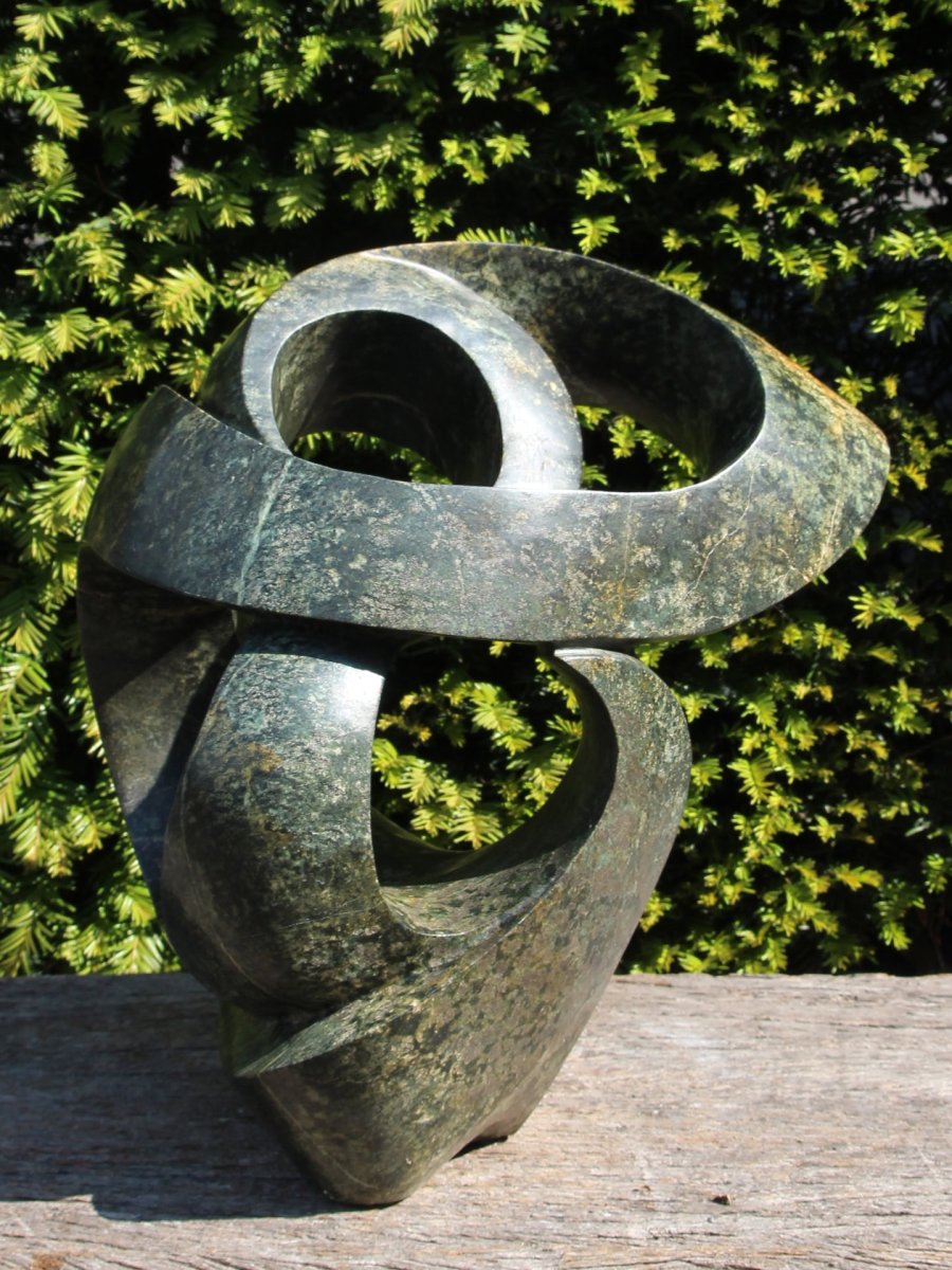 Tuinbeeld – Cheetah jade – Groen – Natuursteen – Whispers of the wind – 45x40x26 cm