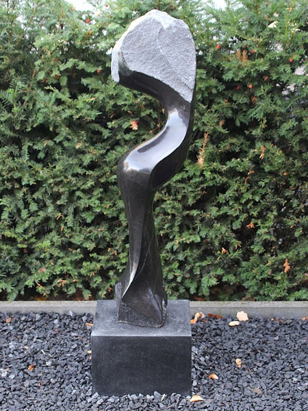 Tuinbeeld – Springsteen – Zwart – Natuursteen – Body 2 – 93x28x21 cm - Afbeelding 2